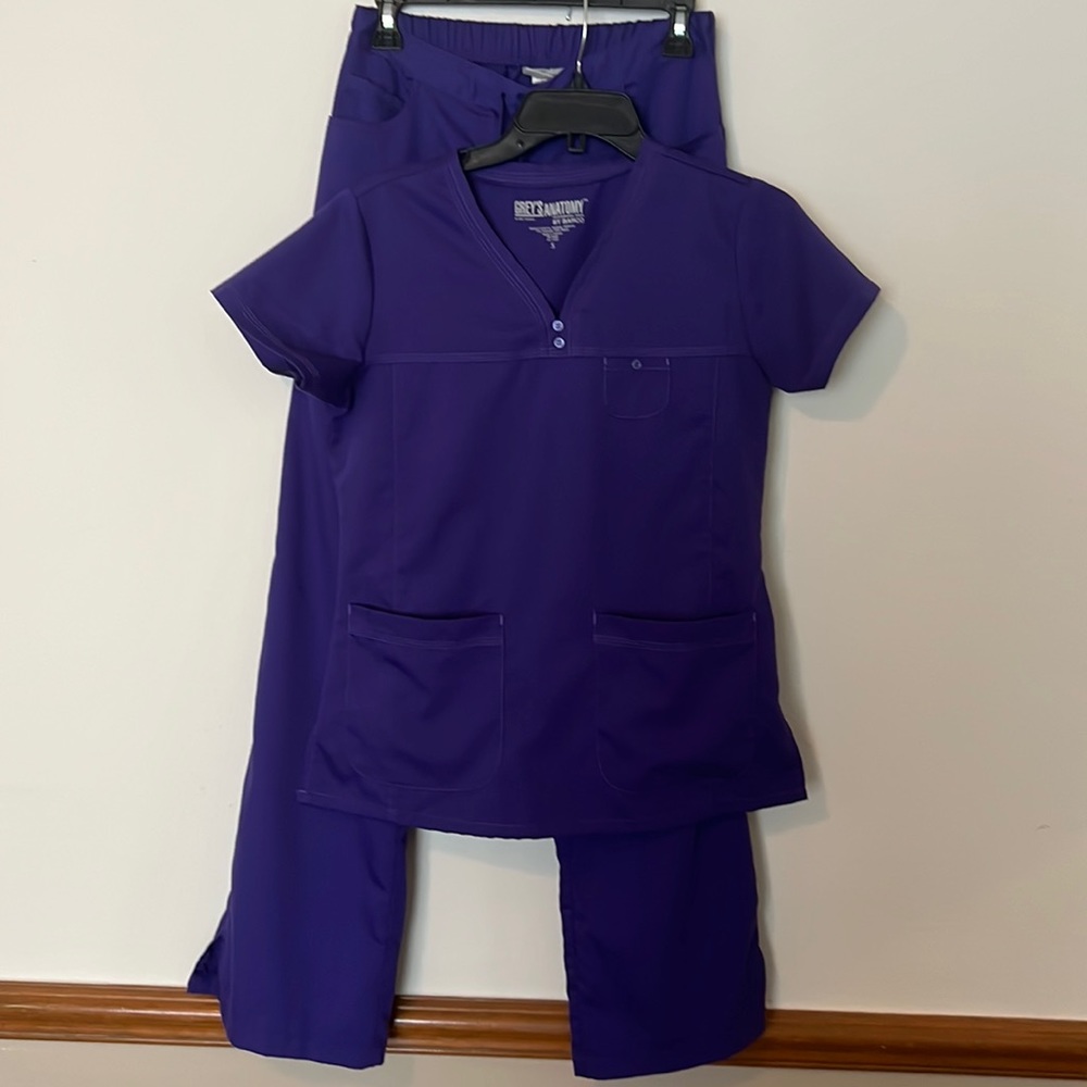 Grey’s Anatomy scrubs